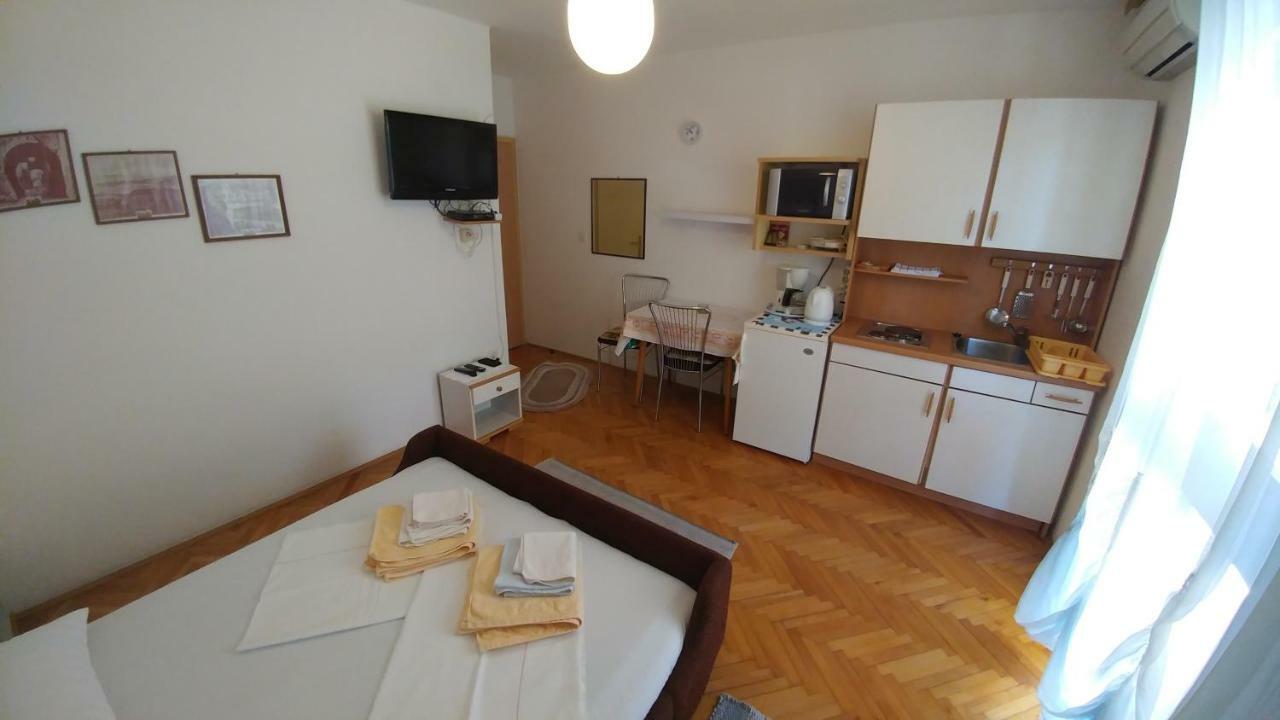 Apartments Dora Banjol Eksteriør bilde